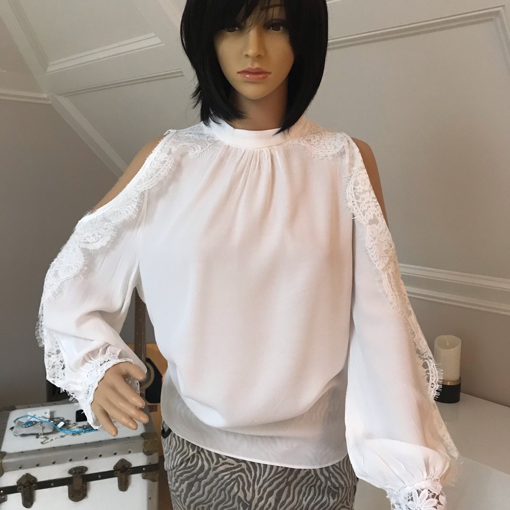 White lace trim split sleeve blouse. Size Small